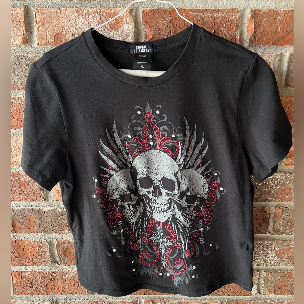 Social Collision "winged skulls & rhinestones" baby T-shirt, size X-Large